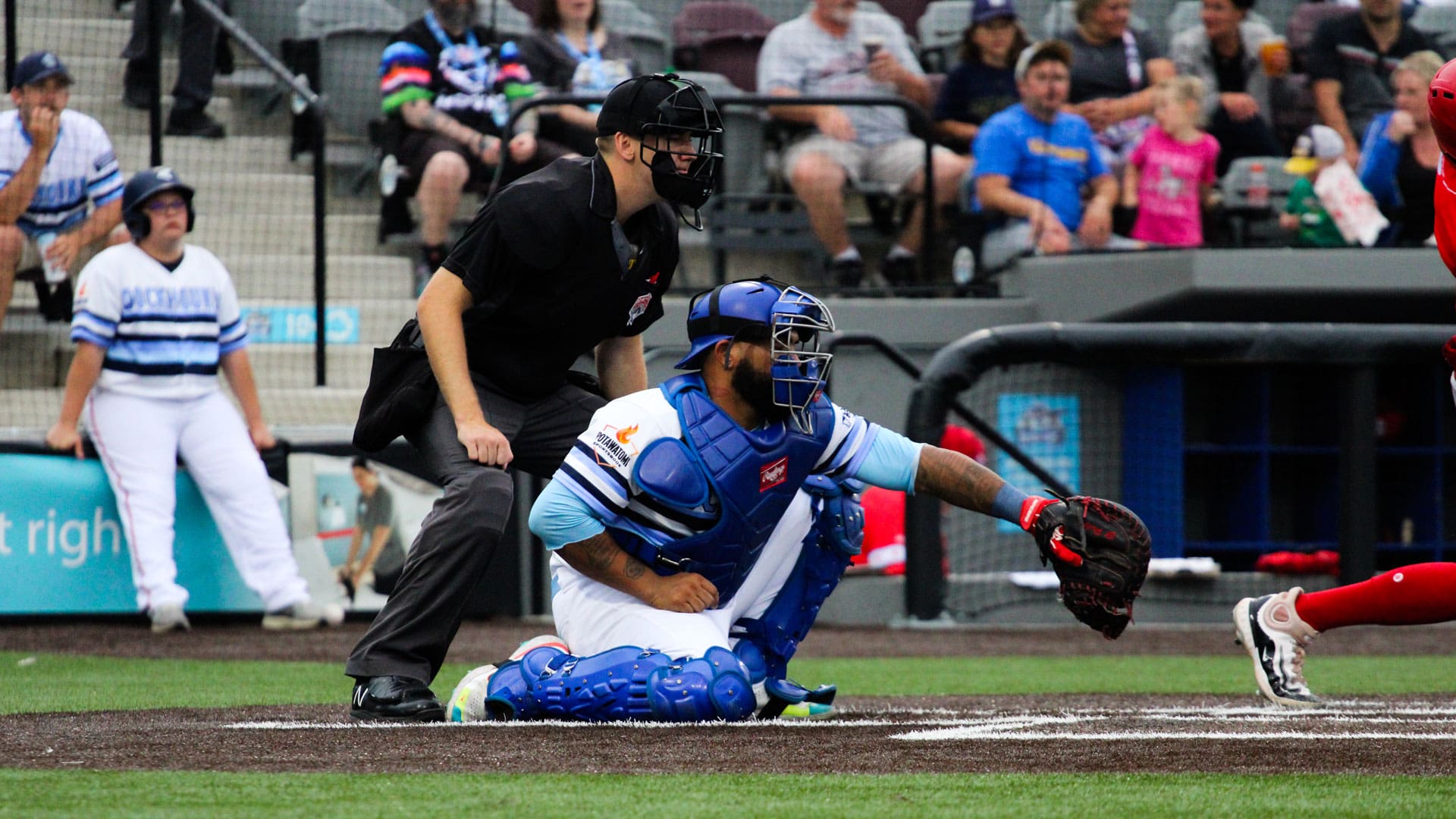 Deivy Grullon drove in 4 runs on Saturday, part of a 6-1 DockHounds victory