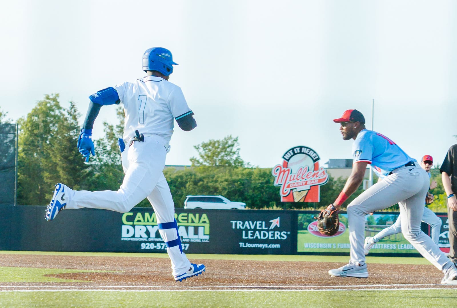 Comeback Cut Short, ‘Hounds Fall 7-3